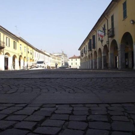 Rocks Appartamenti I Portici Nel Centro Storico! Melzo Exterior photo